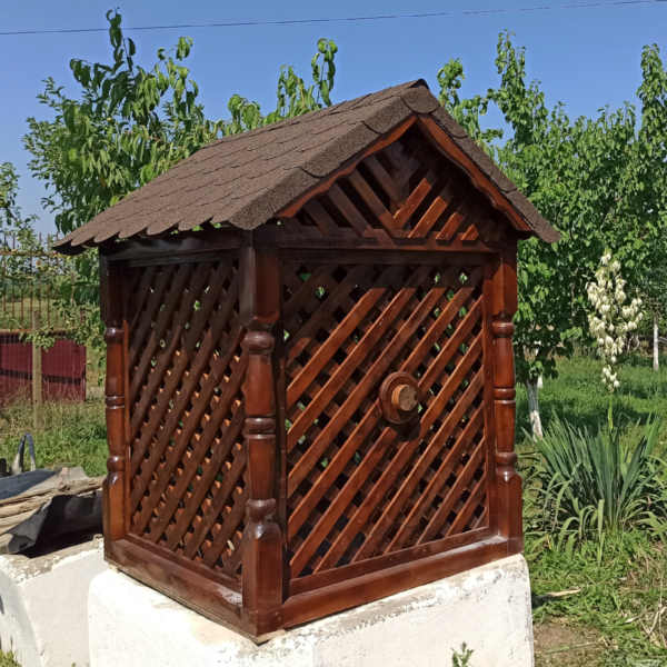 Fantana din lemn rustică - imagine 2