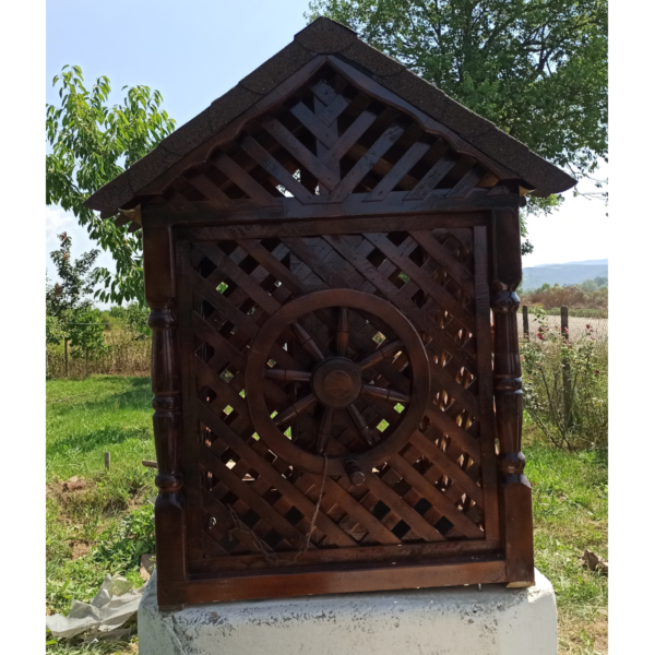 Fantana din lemn rustică - imagine 3
